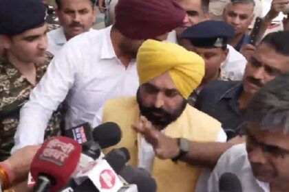 CM Mann Meet Arvind Kejriwal: तिहाड़ जेल में बंद अरविंद केजरीवाल से मिलकर भावुक हुए सीएम मान, आधे घंटे चली मीटिंग