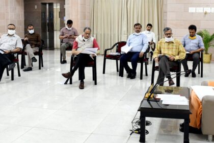 श्रमिकों को सामाजिक व आर्थिक सुरक्षा देने के लिए कार्ययोजना तैयार करेगी प्रदेश सरकार : योगी