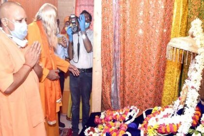 CM योगी पहुंचे अयोध्या, कहा- श्रीराम मंदिर के लिए 5 अगस्त को होगा भूमि पूजन, इस दिन सभी मनाएं दिवाली