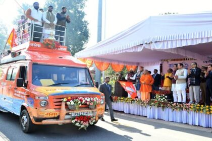 गंगा हमारी आस्था ही नहीं, अर्थव्यवस्था भी है, हमारा दायित्व है कि गंगा स्वच्छ रहे: योगी आदित्यनाथ