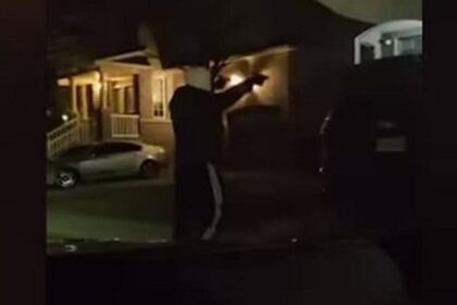 Canada News: कनाडा में भारतीय मूल के व्यापारी के घर पर फायरिंग, गैंगस्टर गोल्डी बराड़ ने ली जिम्मेदारी