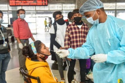 Coronavirus Update: भारत में फिर बढ़ने लगे कोरोना के केस, एक घंटे में सामने आए 796 नए मामले