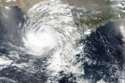 Cyclone Biparjoy: समुद्र में बना डीप-डिप्रेशन चक्रवात में तब्दील, गुजरात के साथ इन राज्यों में अलर्ट जारी