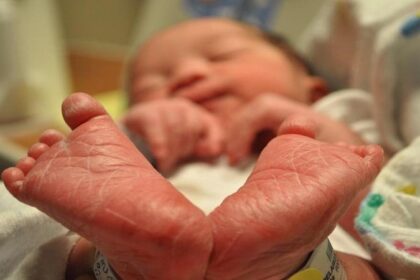 कोटा अस्पताल में अब तक 100 बच्चों की मौत, भाजपा-बसपा और अन्य दलों ने कांग्रेस पर साधा निशाना