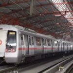 Delhi Metro: दिल्ली मेट्रो ने जारी किया आदेश, अब ले जा सकते है शराब की 2 बोतलें