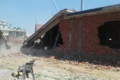 जालंधर: कांग्रेसी MLA परगट सिंह के इलाके में निगम की बड़ी कार्रवाई, अवैध कालोनी समेत कई नाजायज इमारतों पर चली डिच, देखें तस्वीरें