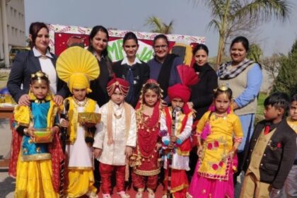 डिप्स में टाईनी-टाट्स फैशन शो आयोजित, बच्चों के साथ अभिभावकों ने किया रैंप वाक