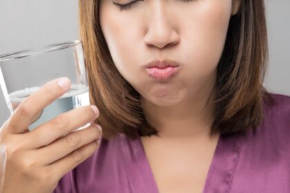 Drinking Water Before Brushing is Good or Bad – क्या आप भी बिना ब्रश किए सुबह पीते है पानी? होता हैं फायदा या नुक्सान ?