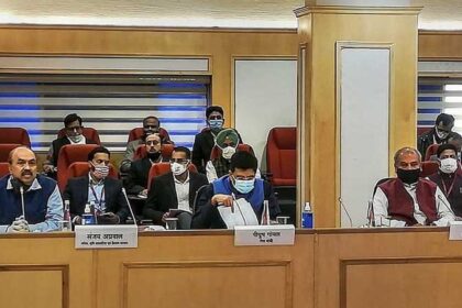 कृषि मंत्री और किसानों की बीच दिल्ली में चली साढ़े 7 घंटे मीटिंग, पढ़ें क्या हुआ फैसला