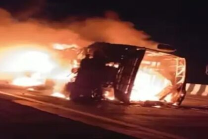 Haryana News: चलती स्लीपर बस में लगी आग, दो की मौत, कई घायल