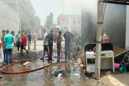 लुधियाना: कपड़े के गोदाम में लगी भीषण आग, मौके पर पहुंची दमकल की 20 गाड़ियां