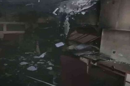 Punjab News: अमृतसर के रंजीत एवेन्यू स्थित पंजाब नेशनल बैंक में लगी आग, फायर ब्रिगेड ने पाया काबू