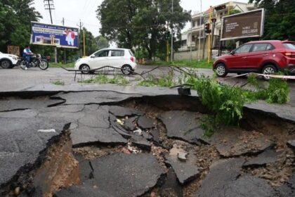 Flood In Punjab: 130 से ज्यादा सड़कें क्षतिग्रस्त, 173 पाइपलाइन भी टूटी, जानें ताजा हालात