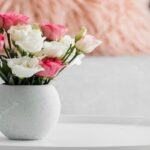 Positive Vastu Tips: घर में Positivity लेकर आएगा फ्लॉवर वेस, जानिए क्या कहता है Vastu शास्त्र?