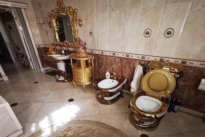 Big News: पुलिस अफसर के घर छापेमारी, सोने का टॉयलेट और झूमर देख सन्न रह गए अधिकारी