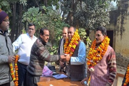 UP News: स्वामी विवेकानंद इंटर कॉलेज में आयोजित किया गया अभिनंदन समारोह