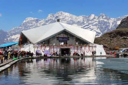 Hemkunt Sahib Yatra 2024: हेमकुंट जाने वालों के लिए बड़ी खबर, शुरू होने जा रही है हेलीकाप्टर सेवा