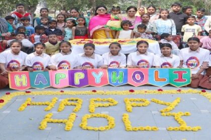 St Soldier News: सेंट सोल्जर के विद्यार्थियों ने पिगलाघर के स्पेशल चाइल्ड संग मनाई फूलों की होली