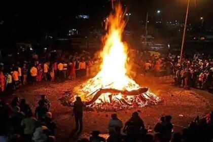 Holi 2023: जानें होलिका दहन का शुभ मुहूर्त, राशिनुसार इन चीजों का करें दान