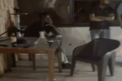 Hookah Bar In Hotel: होटल में चल रहे हुक्का बार पर पुलिस की Raid; मची अफरा-तफरी, छत से कूदकर भागे लोग