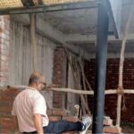 नगर निगम की टीम ने बड़ी कार्रवाई, अवैध रूप से बन रही मार्केट की 15 दुकानें ढहाई