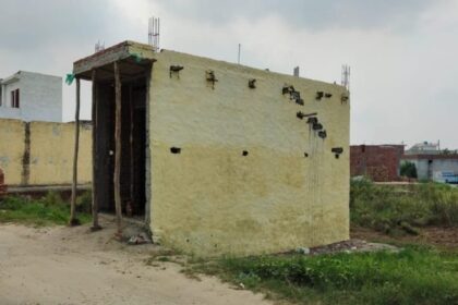 जालंधर में कालोनाइजरों के आगे निगम अफसर और कौंसलर 'सरैंडर', देखें कोटला रोड पर कैसे कट रही है कालोनी, किसके शह पर हो रहा है अवैध निर्माण