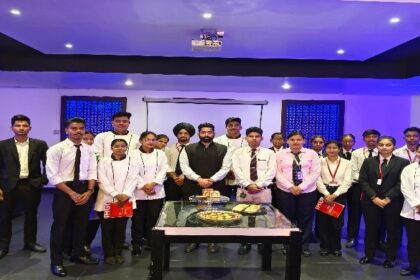 Innocent Hearts: इनोसेंट हार्ट्स ग्रुप ऑफ इंस्टीट्यूशंस के स्कूल ऑफ होटल मैनेजमेंट में ''बेकरी प्रोडक्ट्स'' पर वर्कशॉप का आयोजन