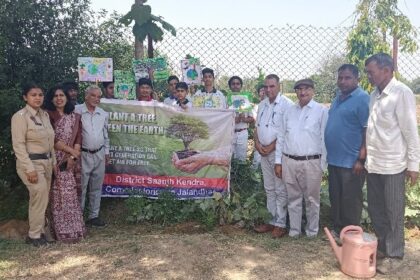 Innocent Hearts: इनोसेंट हार्ट्स स्कूल लोहारां में सांझ केंद्र के सदस्यों ने सुरक्षा व पौधरोपण हेतु छात्रों को किया जागरूक