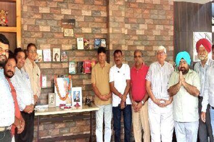Jalandhar News: गाँधी जी के सिद्धांत और सत्याग्रह आज भी ही महत्त्वपूर्ण- : अजय कौशिक एडवोकेट जालंधर लिटरेरी फोरम ने दी श्रद्धांजलि
