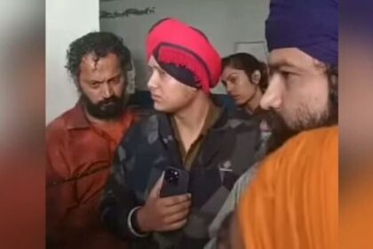 Jalandhar News: जालंधर में बेअदबी, बाहर फाड़ कर फेंके गुटका साहिब के अंग