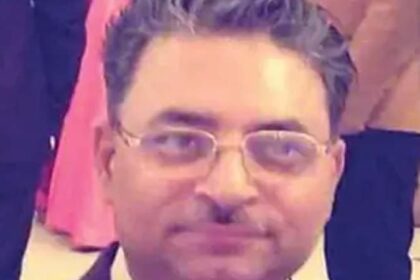 जालंधर के BJP नेता व ज्वैलर ललित चड्ढा अपने भजीते के साथ गंगासागर में डूबे, तलाश में जुटे गोताखोर