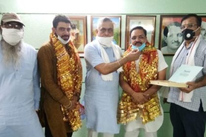 केडी भंडारी से आशीर्वाद लेने पहुंचे BJP के महासचिव भगवंत प्रभाकर व भाजयुमो अध्यक्ष बलजीत प्रिंस