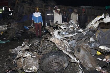 Accident News: बेकाबू ट्रक ने सड़क पर चल रहे लोगों को मारी टक्कर, 40 की मौत, 30 घायल