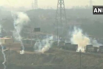 Video: दिल्ली में किसानों और पुलिस में टकराव, किसानों पर लाठी चार्ज, आंसू गैस के गोले दागे, देखें Live