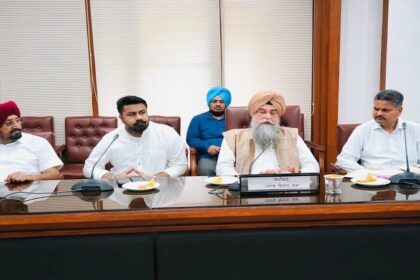Punjab News: स्पीकर कुलतार सिंह संधवा ने विधायकों द्वारा रखी गई विभिन्न समस्याओं का जल्द एवं उपयुक्त हल करने पर दिया बल