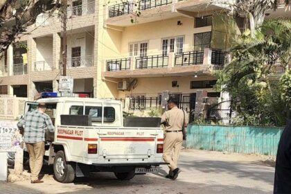 पंजाब पुलिस पहुंची कुमार विश्वास के घर, कवि ने CM भगवंत मान को दी चेतावनी, पढ़ें