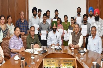 Punjab News: मछली पालन मंत्री लालजीत सिंह भुल्लर ने 11 क्लर्कों को सौंपे नियुक्ति पत्र