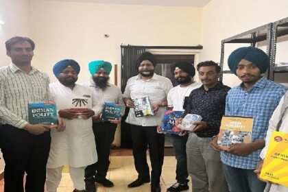 Punjab News: डॉ. जगमोहन सिंह राजू द्वारा सिविल सेवा परीक्षा में भाग लेने वाले उम्मीदवारों तैयारी हेतु मुफ्त लाईब्रेरी स्थापित