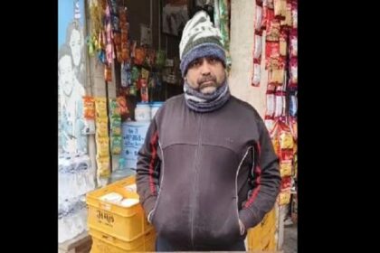 Loot In Jalandhar: जालंधर में सुबह-सुबह लूट, दुकान खोलते ही आ धमके लुटेरे, हथियार के बल कैश और मोबाइल लूटा, देखें वीडियो