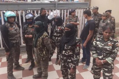 Loot In Bank: दिनदहाड़े एक्सिस बैंक में बड़ी लूट, 15 लाख लूटकर भाग गए लूटेरे, बाहर खड़ी रही पुलिस