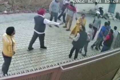 Punjab News: पंजाब में महिला सरपंच की गुंडा गर्दी, डॉक्टर को बेरहमी से पीटा