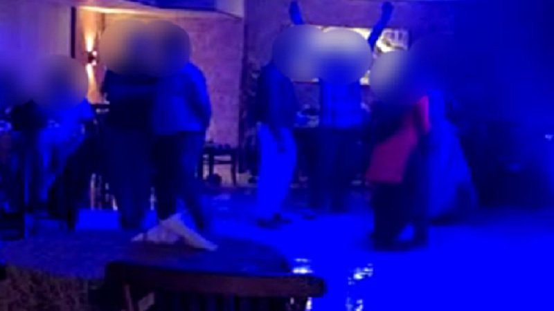 Punjab News: होटल में अश्लील डांस के दौरान छापेमारी, बिना लाइसेंस परोसी जा रही थी शराब