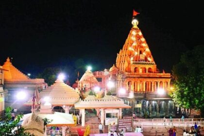 सोमवार से खुलेंगे मंदिर, न मिलेगा प्रसाद, न मूर्ति स्पर्श कर ले सकेंगे आशीर्वाद, इन बातों का रखें ध्यान