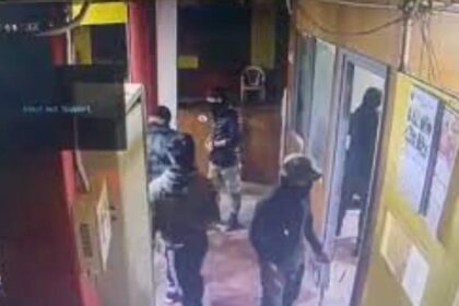 Loot In Bank: बदमाशों ने दिनदहाड़े पंजाब नेशनल बैंक पर बोला धावा, लूटे 18.85 करोड़ रुपये