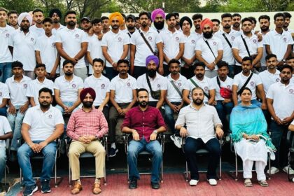 Punjab News: मंत्री मीत हेयर ने 115 नौजवानों को एडवेंचर और ट्रेकिंग कैंप के लिए मनाली रवाना किया