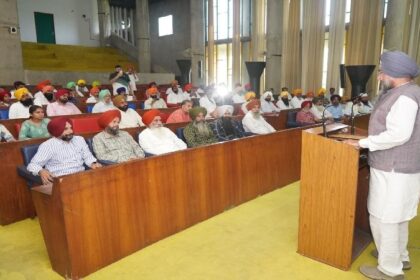 Punjab News: पराली का निपटारा किसानों के बिना सहयोग संभव नहीं: मीत हेयर