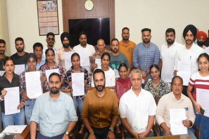 Punjab News: पंजाब के खेल मंत्री गुरमीत सिंह मीत हेयर ने नए भर्ती 23 कोचों को नियुक्ति पत्र सौंपे