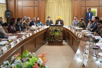 Punjab News: पंजाब के CM का बड़ा फैसला, अब गांवों में होगी रजिस्ट्री, जिलों के डीसी के साथ मीटिंग के बाद आदेश जारी