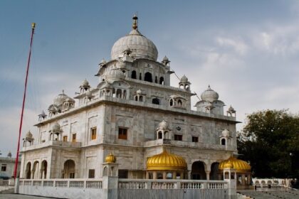 Uttarakhand News: गुरुद्वारा प्रबंध कमेटी श्री नानकमत्ता साहिब में डा हरबंस सिंह की अध्यक्षता में हुई बैठक