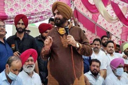 कैप्टन पर फिर आक्रामक हुए सिद्धू, कहा - 18 सूत्रीय फार्मूला लागू करना ही होगा, कोताही बरदाश्त नहीं